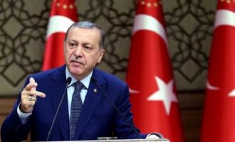 Ο Ερντογάν βγάζει ψεύτες τους Αμερικανούς – “Οι Κούρδοι παραμένουν δυτικά του Ευφράτη”