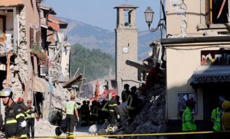 Ιταλία: Θρήνος για τους 291 νεκρούς του σεισμού – Μεσίστιες οι σημαίες
