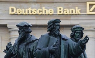 Focus: Η Μέρκελ αρνείται να βοηθήσει την παραπαίουσα Deutsche Bank