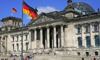 Γερμανία: Σοσιαλδημοκράτες, Αριστερά και Πράσινοι σχεδιάζουν συνασπισμό για εθνική κυβέρνηση