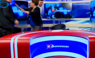 Μπουγέλο, μπουνιές και κλωτσιές σε ντιμπέιτ υποψηφίων στη Γεωργία (βίντεο)