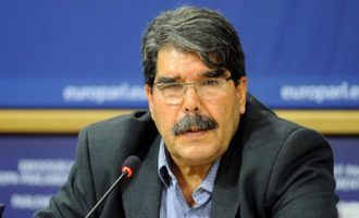 Οι Τούρκοι εξέδωσαν ένταλμα σύλληψης για τον σοσιαλιστή ηγέτη των Κούρδων της Συρίας