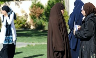 Δεν άφησαν μουσουλμάνες να μπουν σε νηπιαγωγείο επειδή φορούσαν μπούρκες