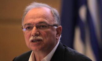 Ο Παπαδημούλης ζητεί πρωτοβουλίες από Κομισιόν για το ζήτημα των Ελλήνων στρατιωτικών
