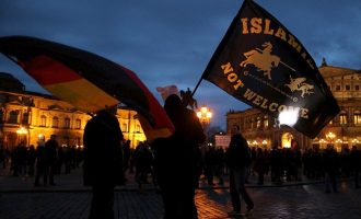 Ακροδεξιοί στη Γερμανία καλούν σε “αντίσταση” κατά των προσφύγων – Φουντώνει η βία