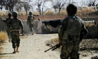 Αφγανοί στρατιώτες δολοφόνησαν εν ψυχρώ 12 συναδέλφους στον ύπνο τους