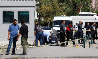 Αλλάχου Ακμπάρ φώναξε ο δράστης στην πρεσβεία του Ισραήλ στην Άγκυρα