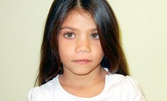 Ρόμα κρατούσαν αυτό το εξάχρονο κορίτσι – Το αναγνωρίζει κανείς;