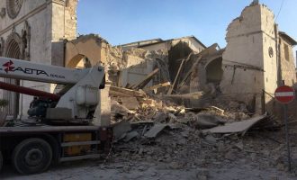 Δεκάδες τραυματίες από τον τρομακτικό σεισμό στην Ιταλία (βίντεο)