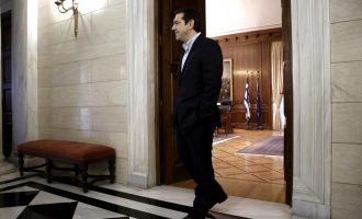 Τι συζήτησαν Τσίπρας και βουλευτές ΣΥΡΙΖΑ και ΑΝΕΛ στη “χαλαρή” βραδιά στο Μαξίμου