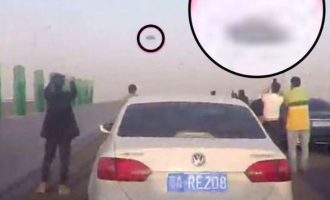 UFO σταμάτησε την κυκλοφορία σε αυτοκινητόδρομο στην Κίνα (βίντεο)