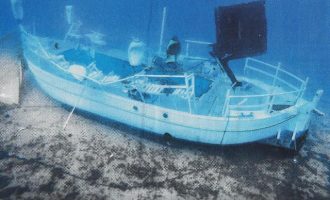Δείτε τη βυθισμένη λάντζα του ατυχήματος της Αίγινας 31,5 μέτρα κάτω από τη θάλασσα
