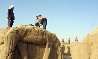 Το Ισλαμικό Κράτος λεηλάτησε 100 αρχαίους ασσυριακούς τάφους