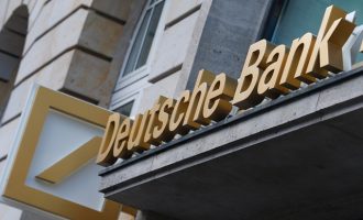 “Τσουχτερός” συμβιβασμός 7,2 δισ. για τη Deutsche Bank στις ΗΠΑ