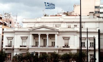 Οι Αλβανοί έτοιμοι να γκρεμίσουν 19 σπίτια  Ελλήνων ομογενών στη Χειμάρρα – Αντιδρά το ΥΠ.ΕΞ.