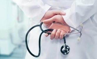 Παθολόγος καταδικάστηκε για “χούφτωμα” ασθενούς την ώρα της εξέτασης