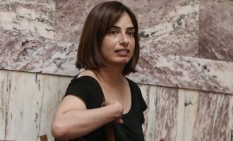 Τρολάρει Σπυράκη η Σβίγκου: Δεν είναι να βγαίνεις ούτε για καφέ αν είσαι στη ΝΔ…
