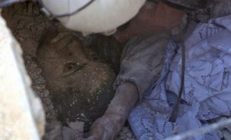 Θαύμα στο Χαλέπι με νεαρό αγόρι ζωντανό κάτω από τόνους γκρεμισμάτων