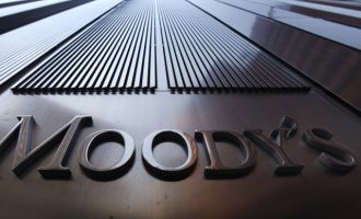 Η Μοοdy’s υποβάθμισε την πιστοληπτική αξιολόγηση της Κίνας – Έντονη αντίδραση του Πεκίνου