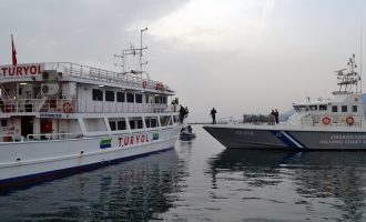 Ελληνικό πλοίο στο Αϊβαλί για να φέρει στη Μυτιλήνη τους 280 εγκλωβισμένους Έλληνες