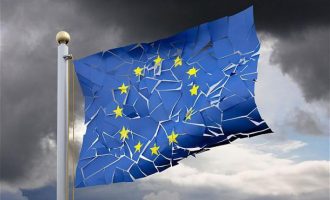 Υπό διάλυση η ΕΕ: Βρετανία, Γαλλία και Ουγγαρία δεν πήγαν στη Σύνοδο των “28” για τον Τραμπ