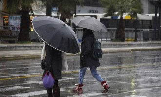 Αλλαγή σκηνικού στον καιρό: Βροχές και καταιγίδες από τη Δευτέρα