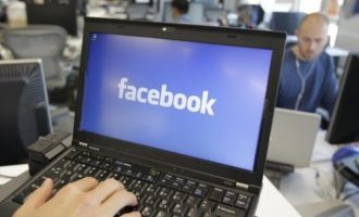 Έλληνες δημοσιογράφοι πάνε το Facebook στα δικαστήρια για τα περιστατικά λογοκρισίας