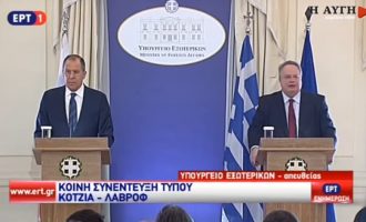 Ο Λαβρόφ εξέφρασε στον Κοτζιά την εκτίμησή του στη στάση της Ελλάδας (βίντεο)