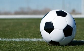 Απειλεί με διακοπή του πρωταθλήματος ποδοσφαίρου η ΕΠΟ