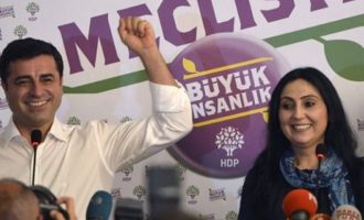 Προφυλακίστηκαν οι Κούρδοι βουλευτές στην Τουρκία