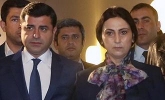 Οι Τούρκοι καθαίρεσαν από βουλευτή τη συμπρόεδρο του κουρδικού HDP