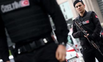 Το καθεστώς Ερντογάν συνέλαβε τον Κούρδο δήμαρχο της πόλης Βαν