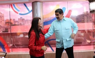 Ο Μαδούρο χορεύει σάλσα και στη Βενεζουέλα λιμοκτονούν