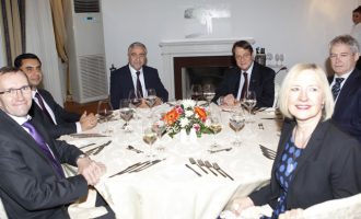Ο Αναστασιάδης κάλεσε σε δείπνο τον Ακιντζί  μετά το “ναυάγιο” στο Κυπριακό