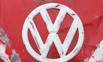 Χαμός στη Γερμανία: Η Volkswagen ανακοίνωσε ως επίσημη γλώσσα του Ομίλου τα Αγγλικά!