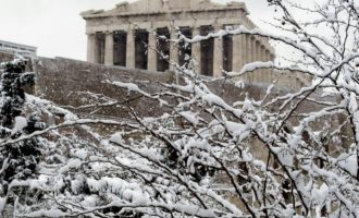 “Ιστορικός” χιονιάς θα χτυπήσει την Αττική – Ποιες περιοχές θα ντυθούν στα λευκά