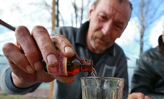 Ρωσία: Τουλάχιστον 33 άνθρωποι πέθαναν από υποκατάστατο αλκοόλ