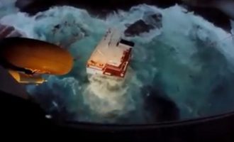 Βίντεο από τη διάσωση ναυτικών στην Άνδρο κόβει την ανάσα (βίντεο + φωτο)