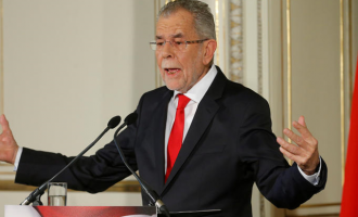 Μηνύματα συμφιλίωσης έστειλε ο νέος πρόεδρος της Αυστρίας
