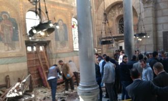 Πολύνεκρη βομβιστική επίθεση στη Μητρόπολη των Κοπτών στο Κάιρο (φωτο)