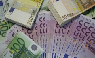 Υπέρβαση 700 εκατ. ευρώ στην είσπραξη των εσόδων το 2017