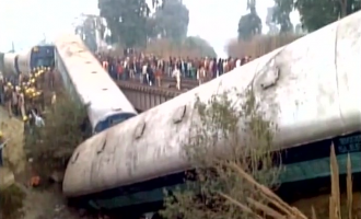 Δύο νεκροί και 40 τραυματίες από εκτροχιασμό τρένου στην Ινδία (φωτο και βίντεο)