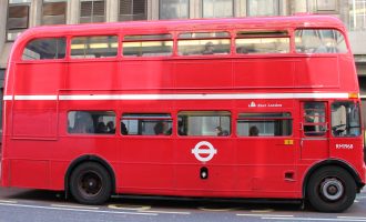 Απίστευτο μαλλιοτράβηγμα γυναικών σε λεωφορείο στην Αγγλία (βίντεο)