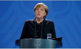 Spiegel: Εφιάλτης για τη Μέρκελ το μακελειό στο Βερολίνο