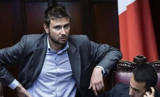 Συνεργάτης του Γκρίλο ζητά δημοψήφισμα για την παραμονή της Ιταλίας στο ευρώ