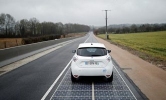 O πρώτος φωτοβολταϊκός δρόμος αξίας 5 δισ. ευρώ στη Νορμανδία