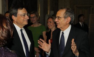 Γιατί “πυροβολεί” την ΕΚΤ ο Ιταλός υπουργός Οικονομικών