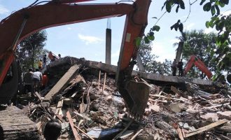 Φονικός σεισμός 6,4 Ρίχτερ στην Ινδονησία – Τουλάχιστον 90 νεκροί (βίντεο)