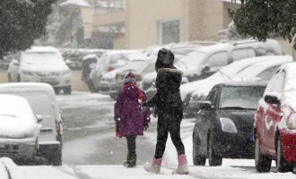 Καιρός: Χιόνια στην Αθήνα από τα ξημερώματα της Πέμπτης – Που θα το στρώσει