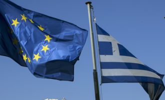 Ευρωπαϊκή παρέμβαση για το ελληνικό χρέος – Τι ζητούν από τον Σόιμπλε ευρωβουλευτές